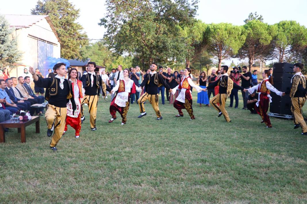 Tarım kentinde bağ bozumu böyle başladı: Muhteşem fotoğraflara konu oldu 4